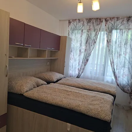 Lägenhet Paradise 105